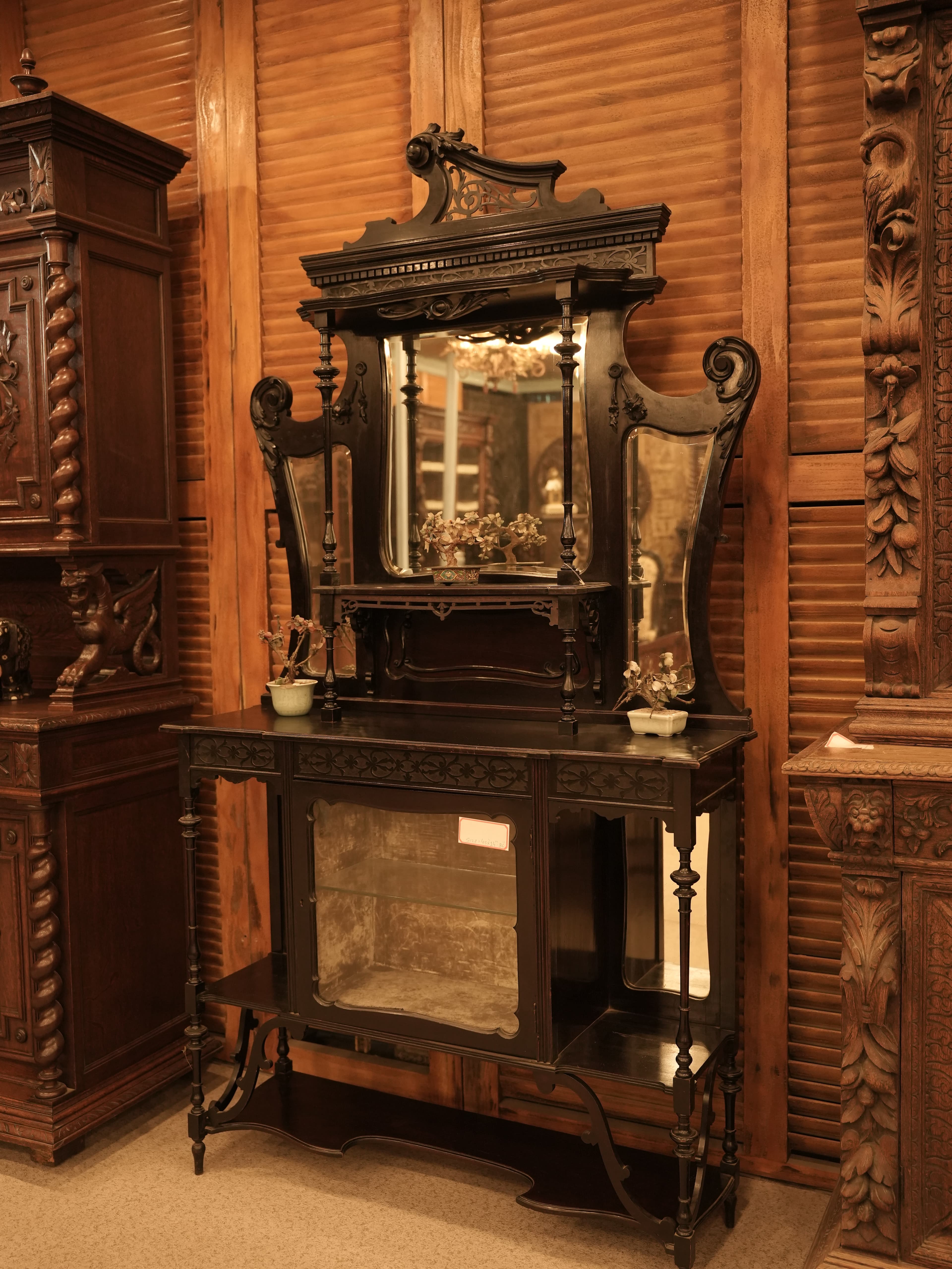 Antique interior gallery showcase