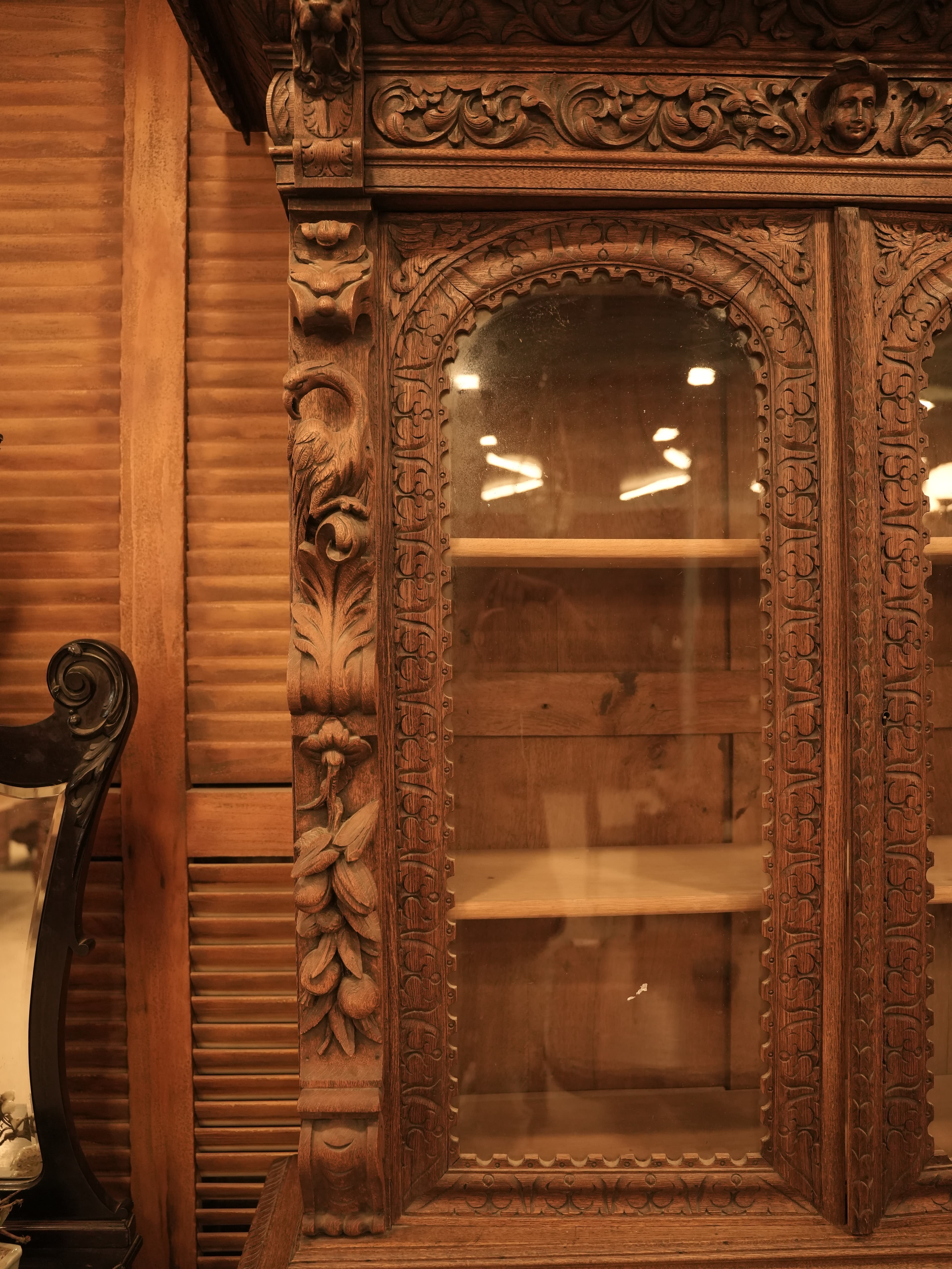 Antique interior gallery showcase