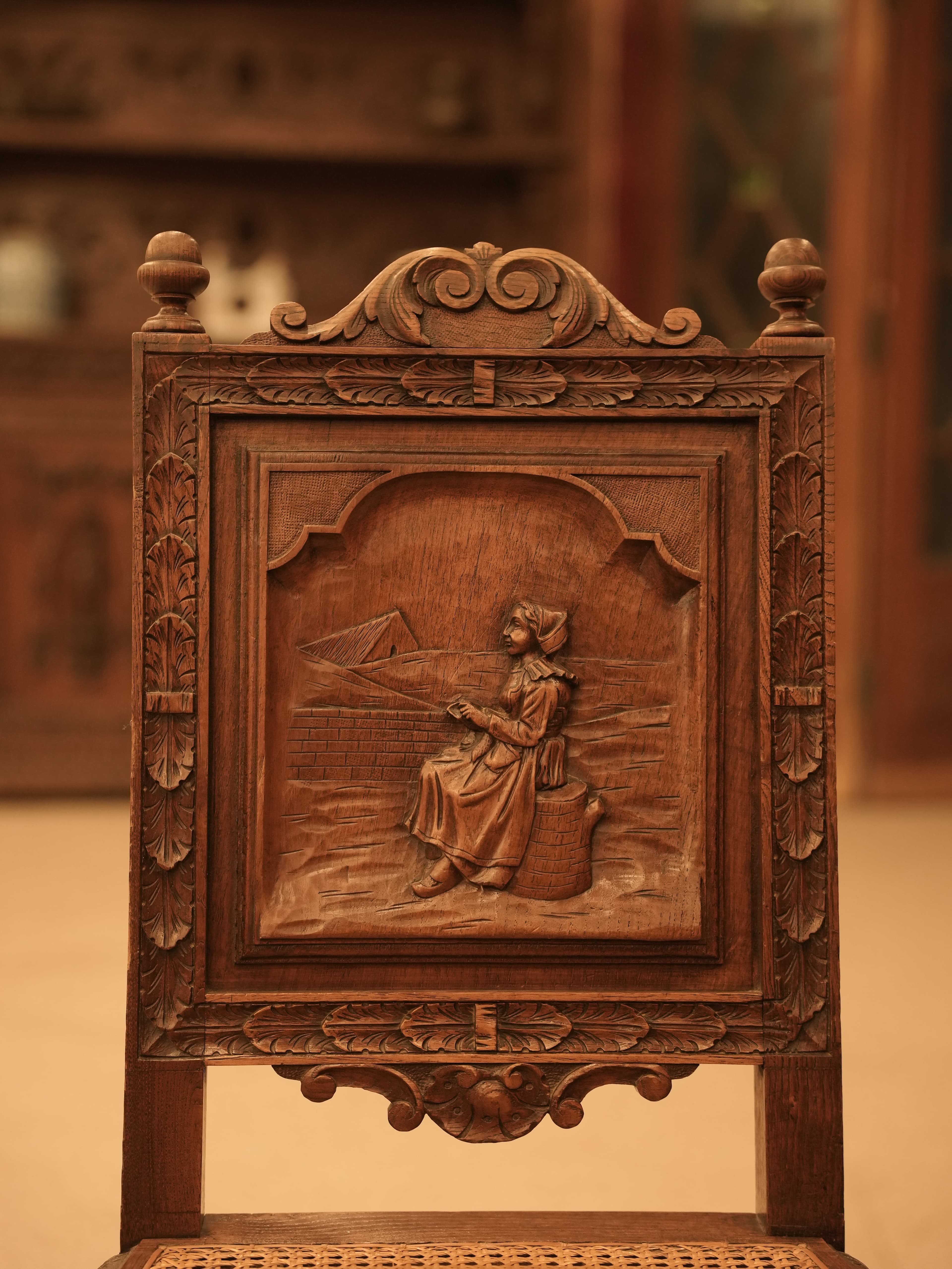 Antique interior gallery showcase