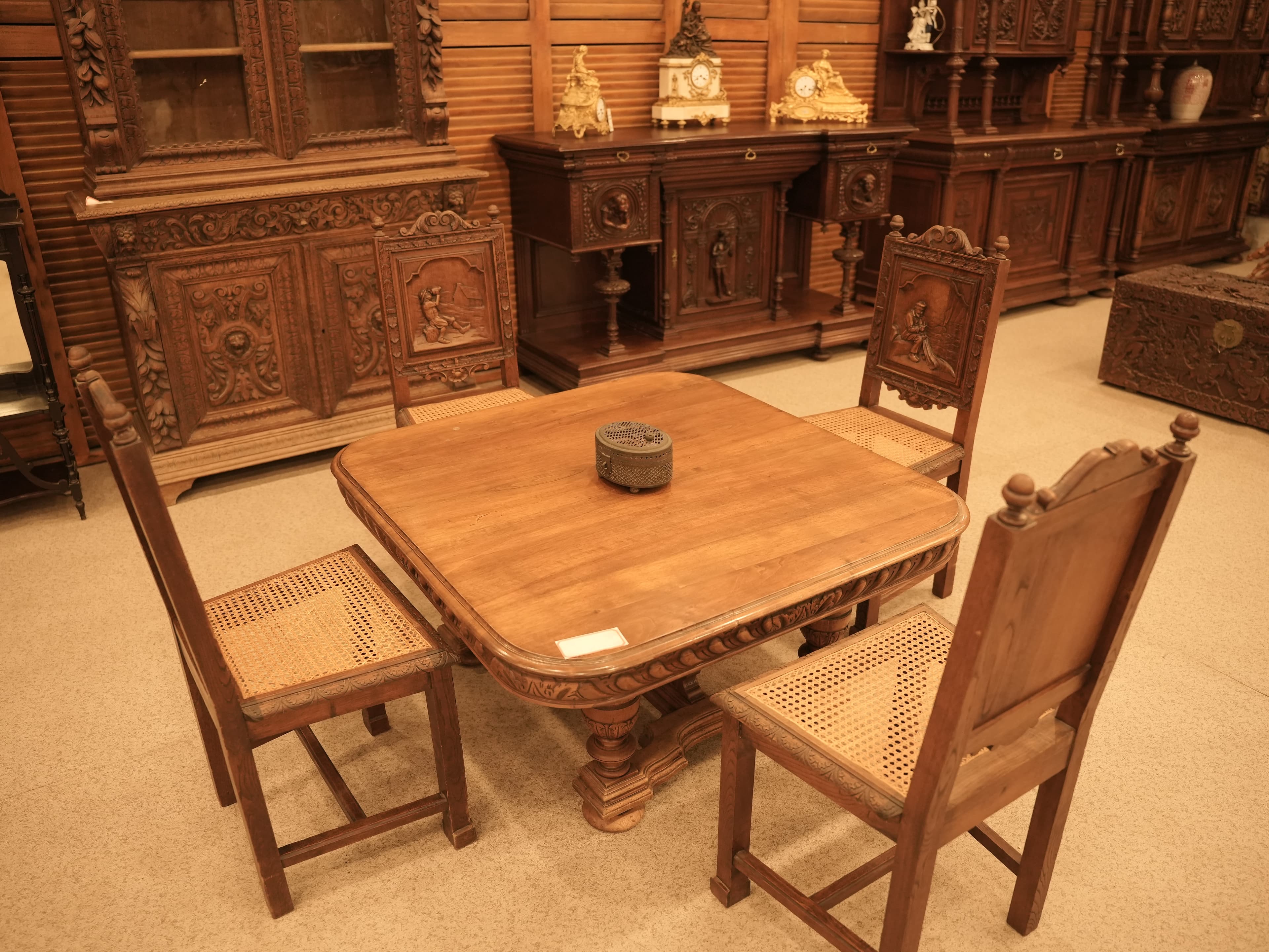 Antique interior gallery showcase