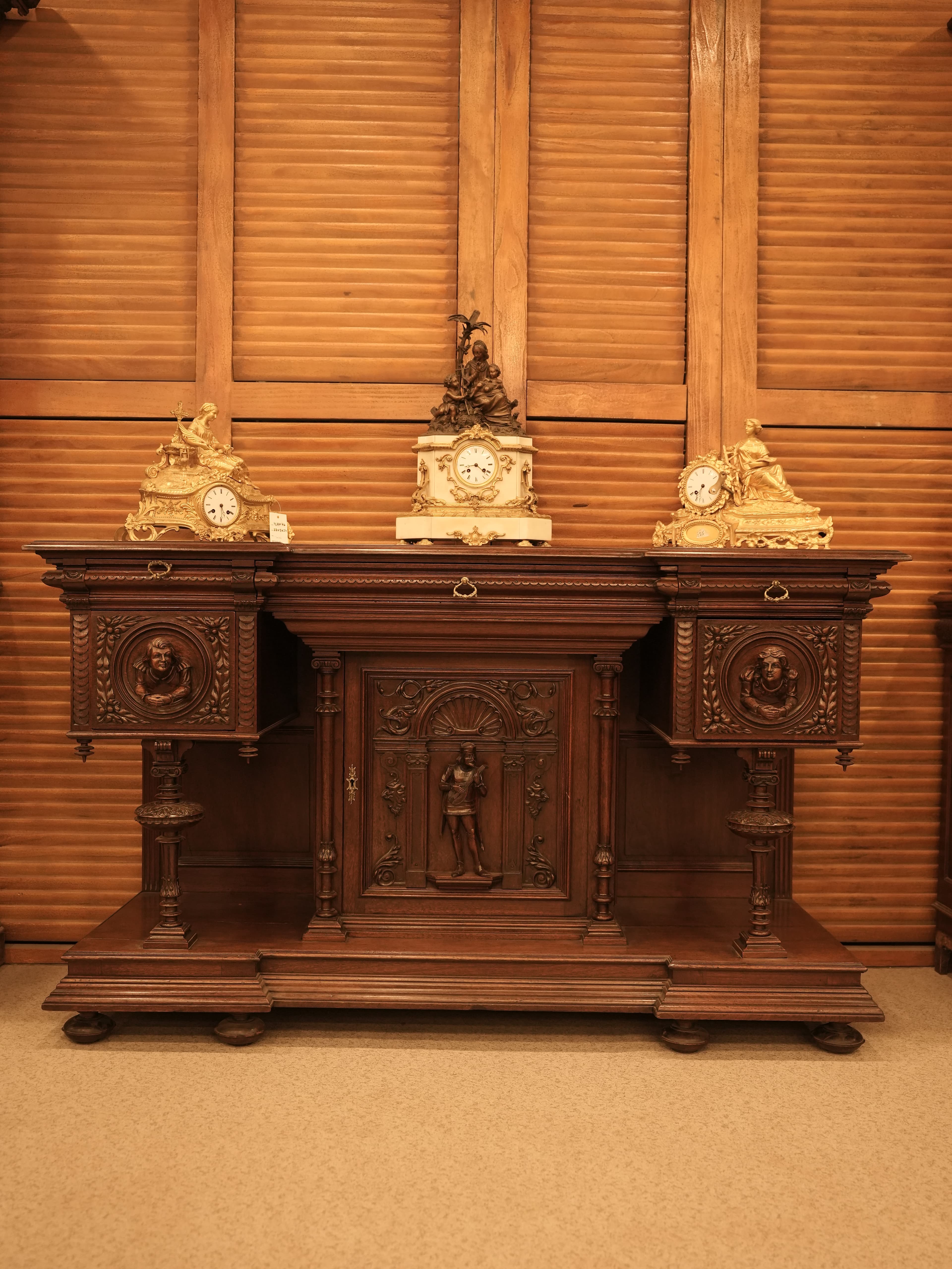 Antique interior gallery showcase