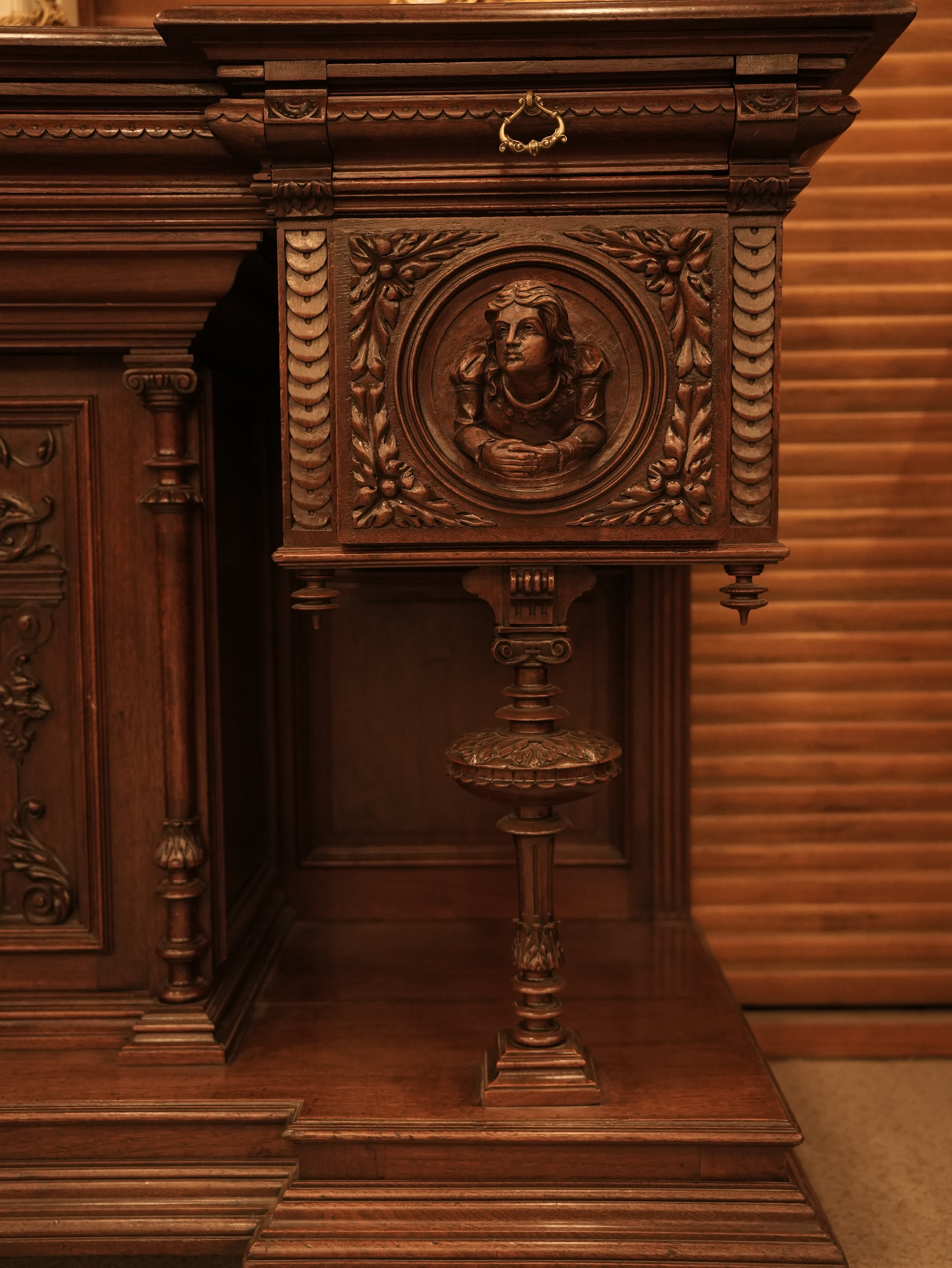 Antique interior gallery showcase