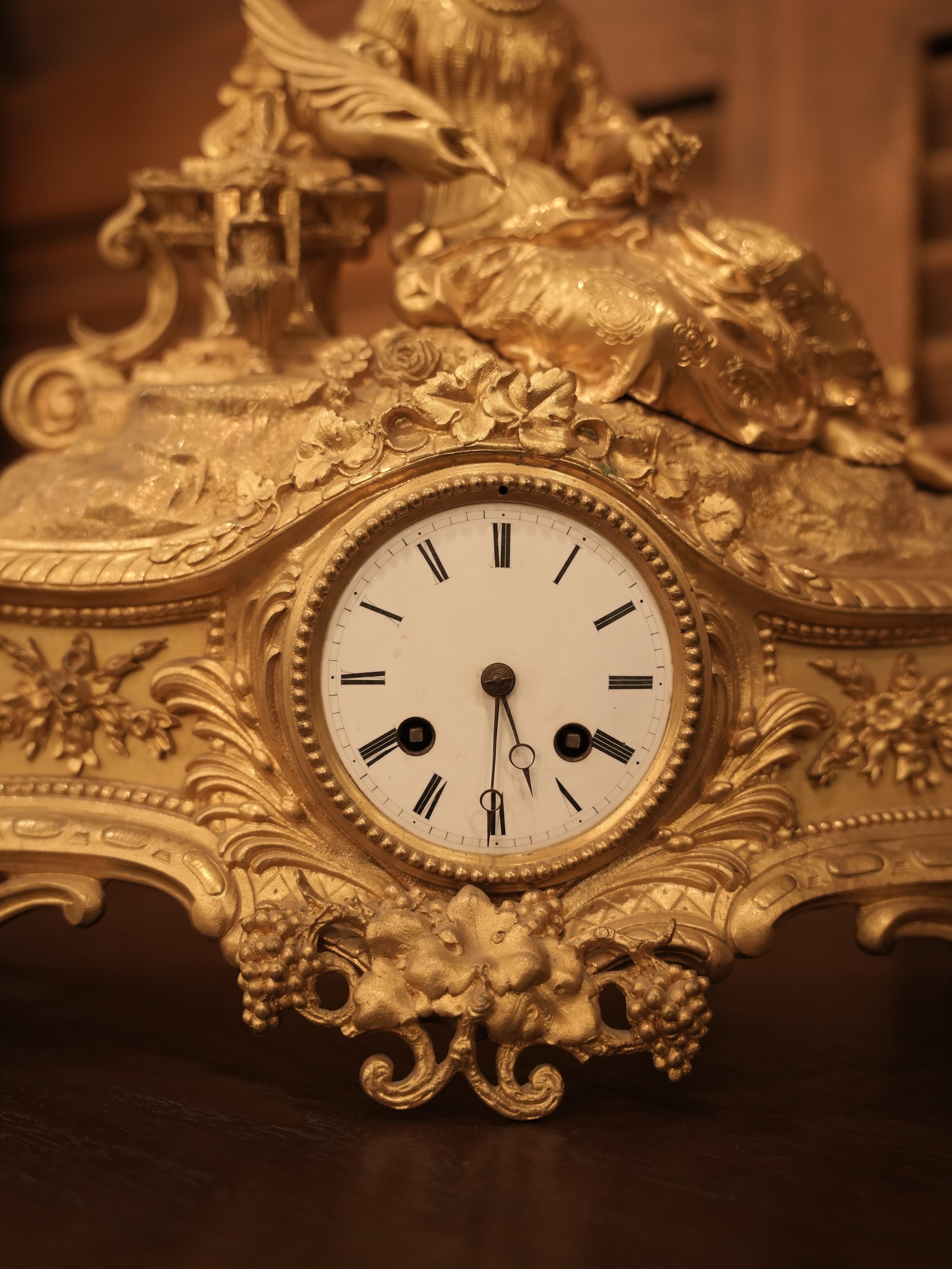 Antique interior gallery showcase